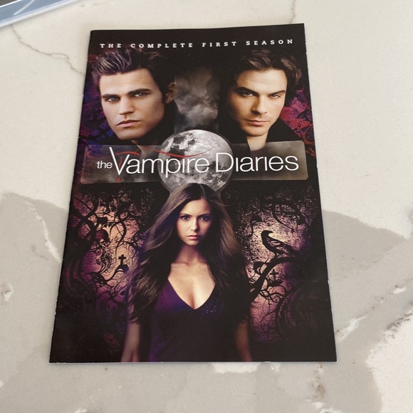 Vampire Diaries - Season 1 DVDs - Picture 6 of 6